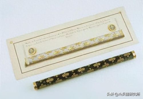 带手上的武器图片大全图片大全(戴在四个手指上的武器图片)插图2