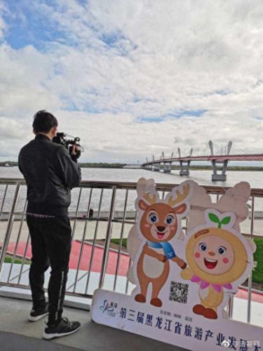 E道一卡二卡三卡(卡卡二卡三卡)插图2 E道一卡二卡三卡(卡卡二卡三卡)插图2