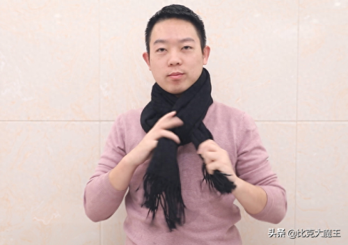 怎么围围巾(小长条丝巾)插图15 怎么围围巾(小长条丝巾)插图15