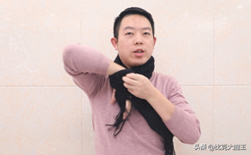 怎么围围巾(小长条丝巾)插图22 怎么围围巾(小长条丝巾)插图22