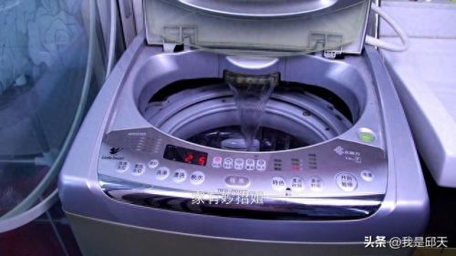 水弄得到处都是(到处都是水预示什么)插图