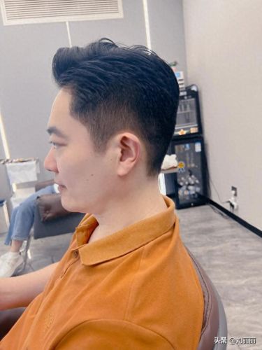 男生剪什么发型(女生纹理烫发型)插图12 男生剪什么发型(女生纹理烫发型)插图12