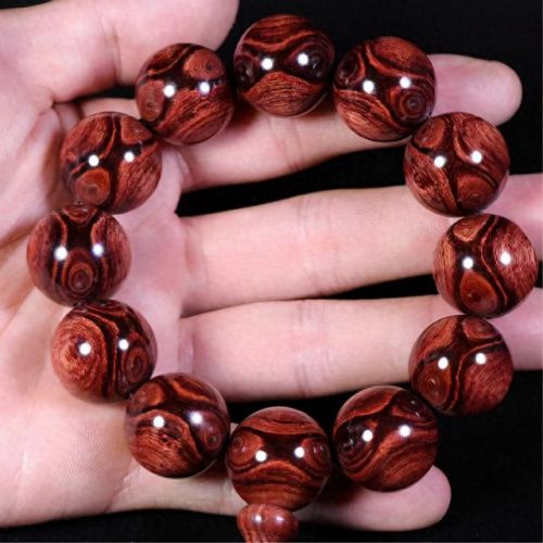 海南黄花梨手串(海南黄花梨鉴别方法)插图2 海南黄花梨手串(海南黄花梨鉴别方法)插图2