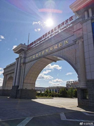 E道一卡二卡三卡(卡卡二卡三卡)插图3 E道一卡二卡三卡(卡卡二卡三卡)插图3