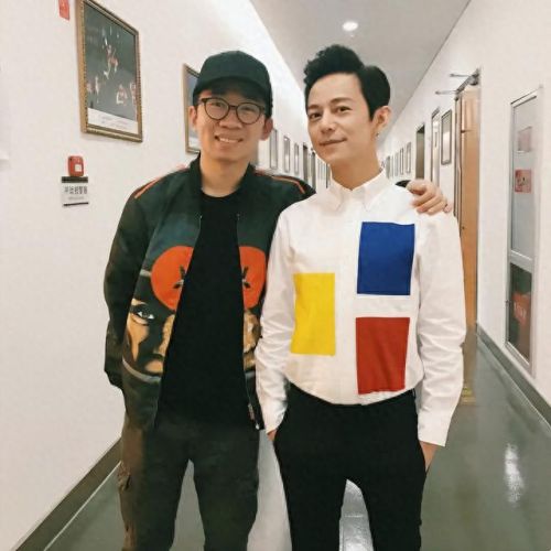 疯狂猜歌歌手四个字(疯狂猜歌8个字歌手)插图1