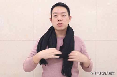 怎么围围巾(小长条丝巾)插图25 怎么围围巾(小长条丝巾)插图25