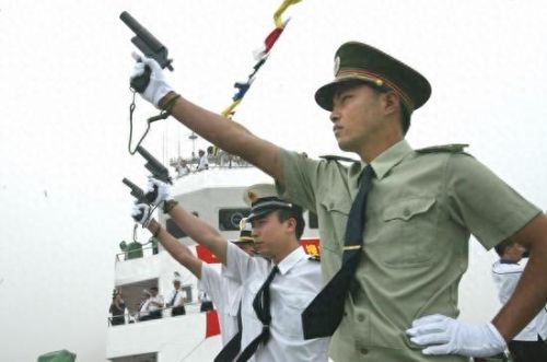 信号枪(信号枪香肠派对)插图3 信号枪(信号枪香肠派对)插图3