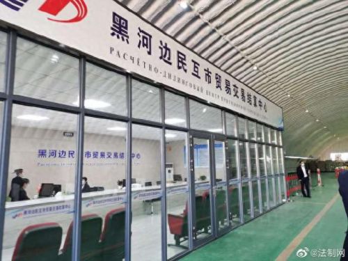 E道一卡二卡三卡(卡卡二卡三卡)