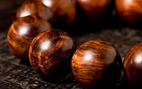 海南黄花梨手串(海南黄花梨鉴别方法)插图6 海南黄花梨手串(海南黄花梨鉴别方法)插图6