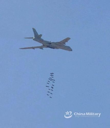 我的世界怎么让武器旋转(我的世界怎么推动东西旋转教程)插图2 我的世界怎么让武器旋转(我的世界怎么推动东西旋转教程)插图2