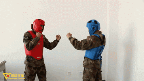 打架实用的近身武器(cf端游英雄级近身武器)插图5