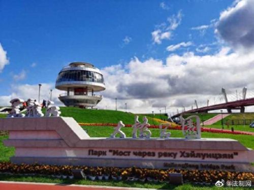 E道一卡二卡三卡(卡卡二卡三卡)插图1 E道一卡二卡三卡(卡卡二卡三卡)插图1