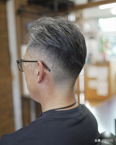 男生剪什么发型(女生纹理烫发型)