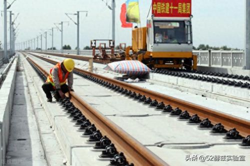 火车和铁轨哪个先被发明出来(为什么铁轨很窄但是火车内部很宽)插图13 火车和铁轨哪个先被发明出来(为什么铁轨很窄但是火车内部很宽)插图13