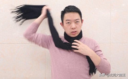 怎么围围巾(小长条丝巾)插图20 怎么围围巾(小长条丝巾)插图20