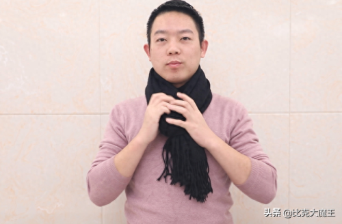 怎么围围巾(小长条丝巾)插图9 怎么围围巾(小长条丝巾)插图9