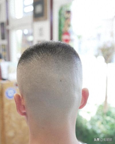 男生剪什么发型(女生纹理烫发型)插图 男生剪什么发型(女生纹理烫发型)插图