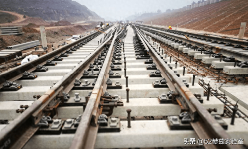 火车和铁轨哪个先被发明出来(为什么铁轨很窄但是火车内部很宽)插图10 火车和铁轨哪个先被发明出来(为什么铁轨很窄但是火车内部很宽)插图10