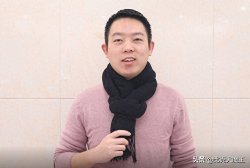怎么围围巾(小长条丝巾)
