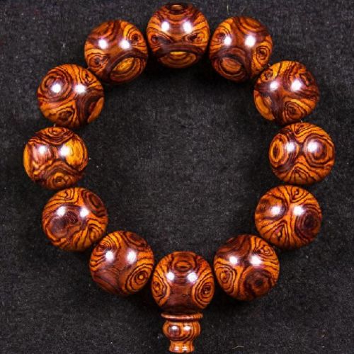 海南黄花梨手串(海南黄花梨鉴别方法)插图 海南黄花梨手串(海南黄花梨鉴别方法)插图