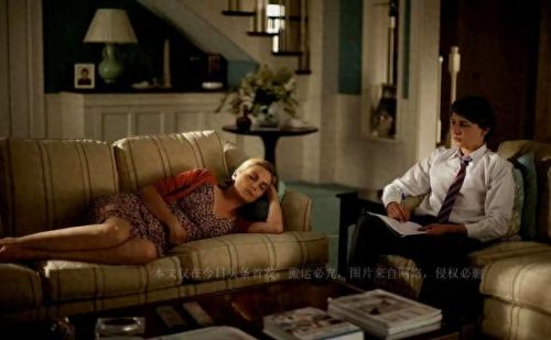 偷窥妈妈(16岁男子侵犯母亲被父亲打死)插图1