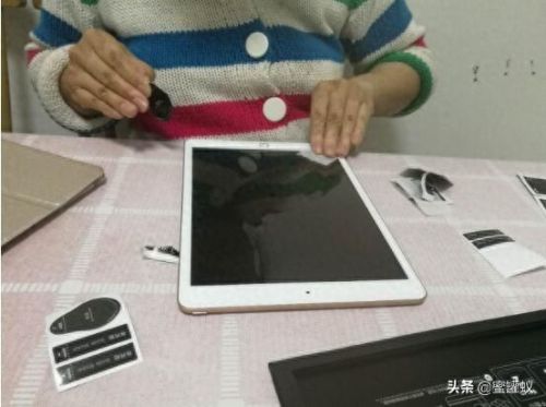 平板电脑贴膜(华为平板官方建议贴膜吗)插图2