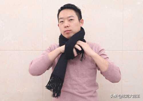 怎么围围巾(小长条丝巾)插图14 怎么围围巾(小长条丝巾)插图14