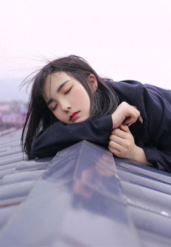 迈开腿让尝尝你的小草莓什么意思(把腿迈开一点就舒服了)插图4