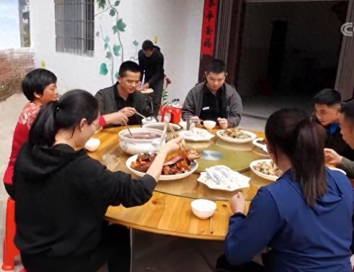 跳跳猪(跳跳猪玩具对婴儿危害)插图10 跳跳猪(跳跳猪玩具对婴儿危害)插图10