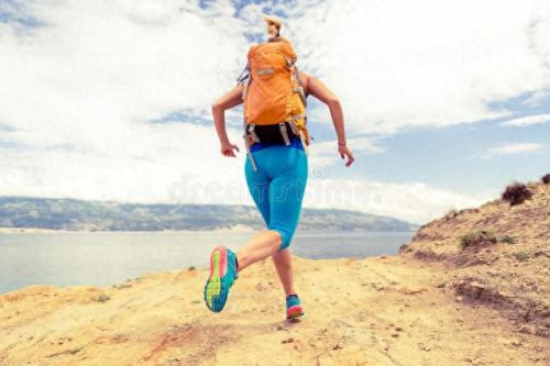 推荐跑步的装备(跑步必买三大装备)