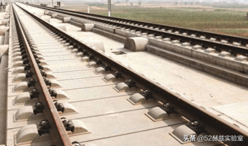 火车和铁轨哪个先被发明出来(为什么铁轨很窄但是火车内部很宽)插图8 火车和铁轨哪个先被发明出来(为什么铁轨很窄但是火车内部很宽)插图8