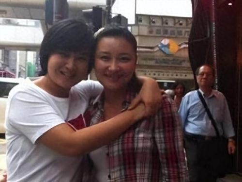 贾玲妈妈(贾玲母亲怎么去世的)插图17