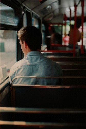 qq透明皮肤情侣大图(qq情侣透明皮肤)