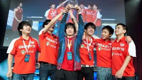 中国拿过几个LOL世界冠军(lol中国拿过几次冠军)插图