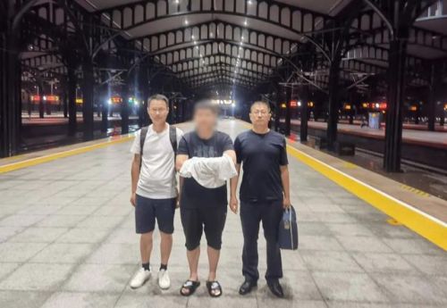 侵犯桃源乡gopc版游戏汉化(可以对女孩子做什么都可以的手游)