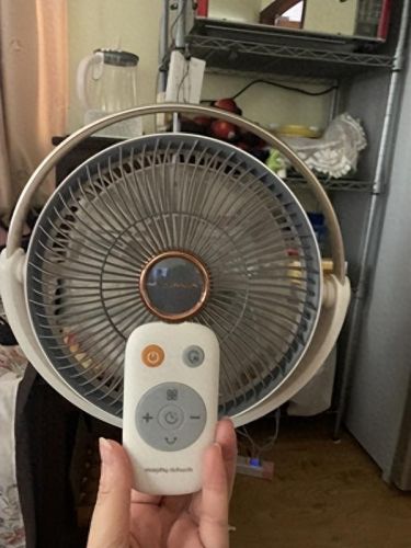 空调和电风扇一起开(空调26度一晚多少电)