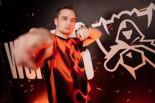 lol女警(皮城女警叫什么)插图2 lol女警(皮城女警叫什么)插图2