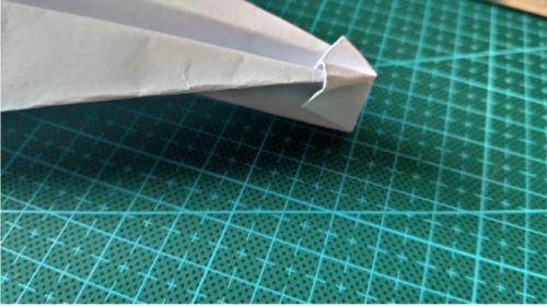 世界纸飞机排名前十(飞得最远的十大纸飞机)插图3 世界纸飞机排名前十(飞得最远的十大纸飞机)插图3