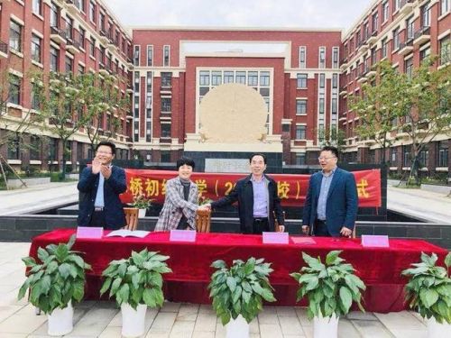 丁字型耳机排名前十(半入耳有线耳机什么牌子音质好)插图8 丁字型耳机排名前十(半入耳有线耳机什么牌子音质好)插图8