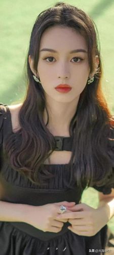 美女精灵(精灵宝可梦美女被控制)插图1