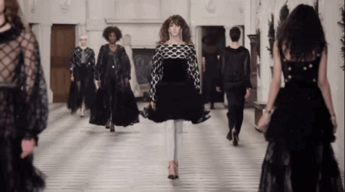 烟熏过的坠饰(唐代镂空银香熏球)插图40 烟熏过的坠饰(唐代镂空银香熏球)插图40