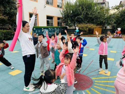 水滴大作战(一个小水滴闯关的小游戏)插图2 水滴大作战(一个小水滴闯关的小游戏)插图2