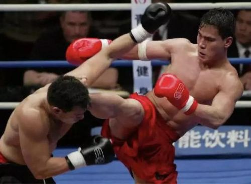 男散打带什么武器(孩子学散打最佳年龄)插图2 男散打带什么武器(孩子学散打最佳年龄)插图2