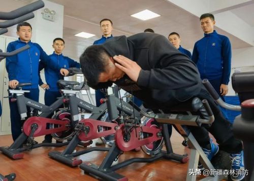 英雄联盟训练模式怎么邀请好友(lol训练模式锁了)插图3