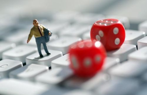 万人斗地主(斗地主一天赚400百)