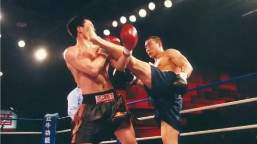 男散打带什么武器(孩子学散打最佳年龄)插图5 男散打带什么武器(孩子学散打最佳年龄)插图5