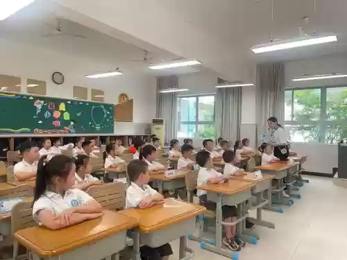 小课堂阵容插图